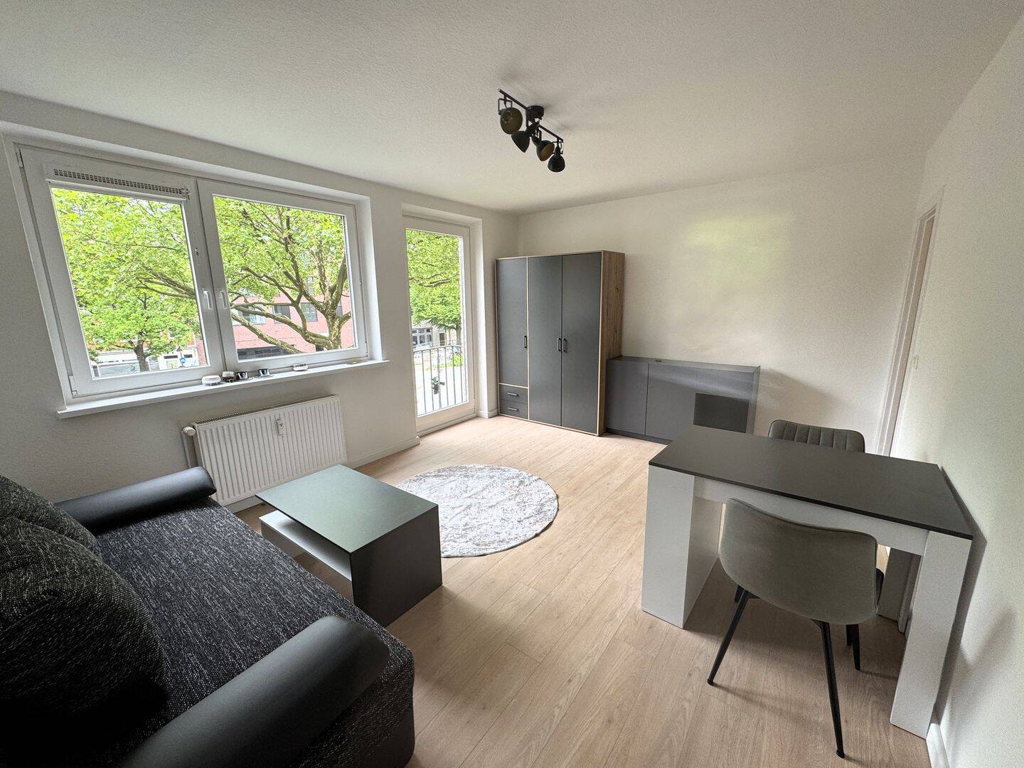 Kurzzeitvermietung: Komplett renovierte und möblierte 1-Zimmer Wohnung, 22523 Hamburg (Eimsbüttel Eidelstedt)