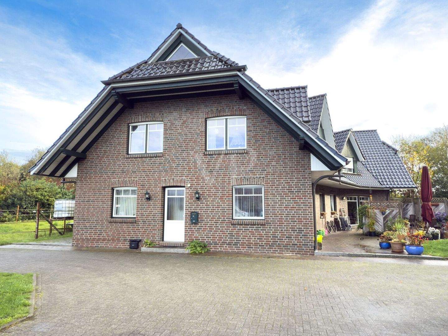 Repräsentatives Einfamilienhaus mit Gewerbeeinheit, 26169 Friesoythe