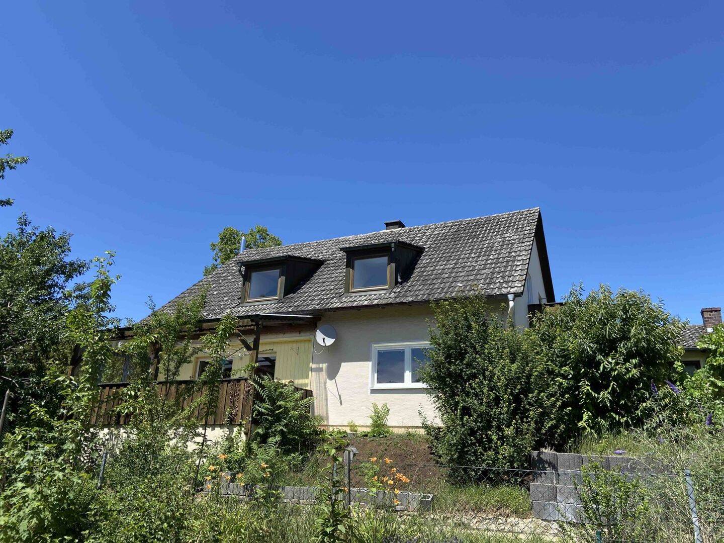 EFH mit Doppelgarage in herrlicher Südhanglage in Altmannstein, 93336 Altmannstein