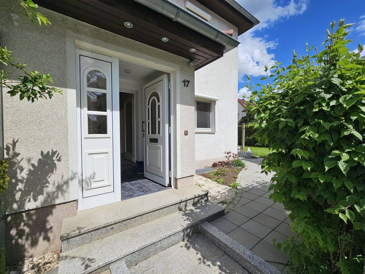 “Schollehaus” gesucht? Reihenendhaus mit kleinem Garten und Garage, 6128 Halle (Saale) (Böllberg-Wörmlitz Gesundbrunnen Innenstadt Silberhöhe Südstadt)