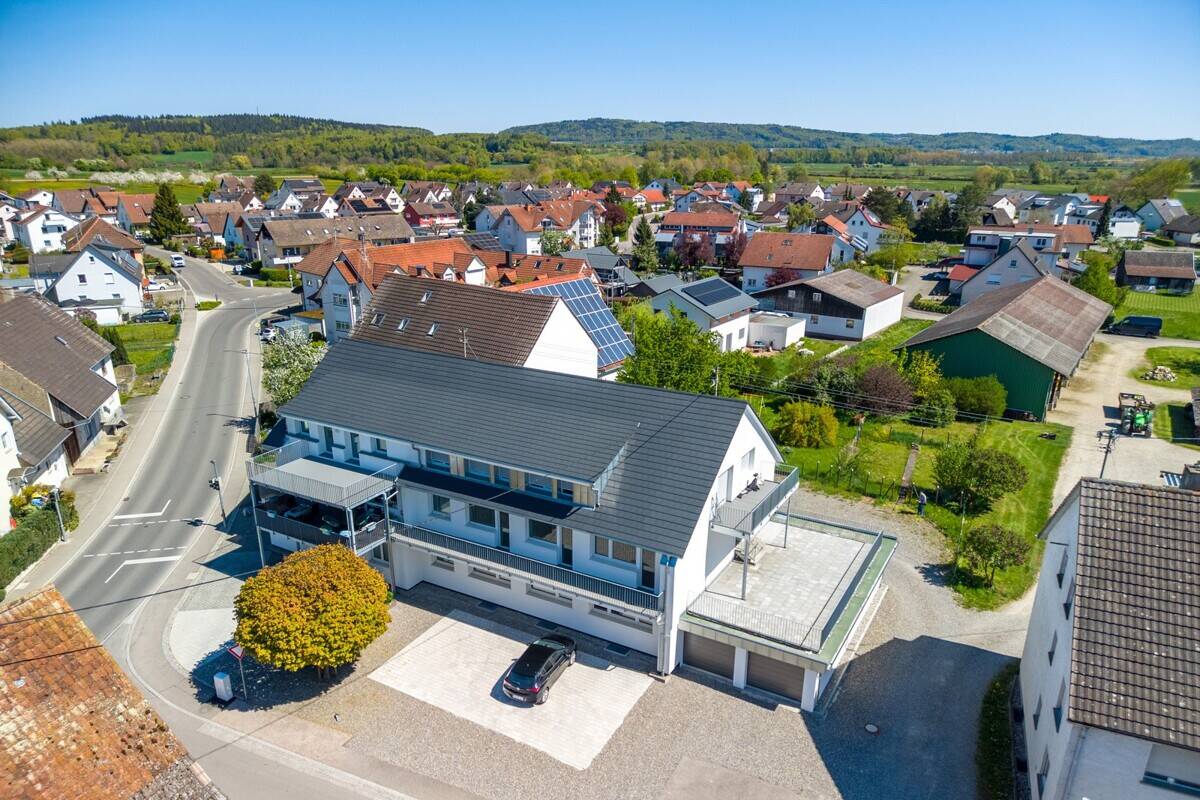Großzügig Wohnen mit Dachterrasse – sofort bezugsfrei, 78269 Volkertshausen