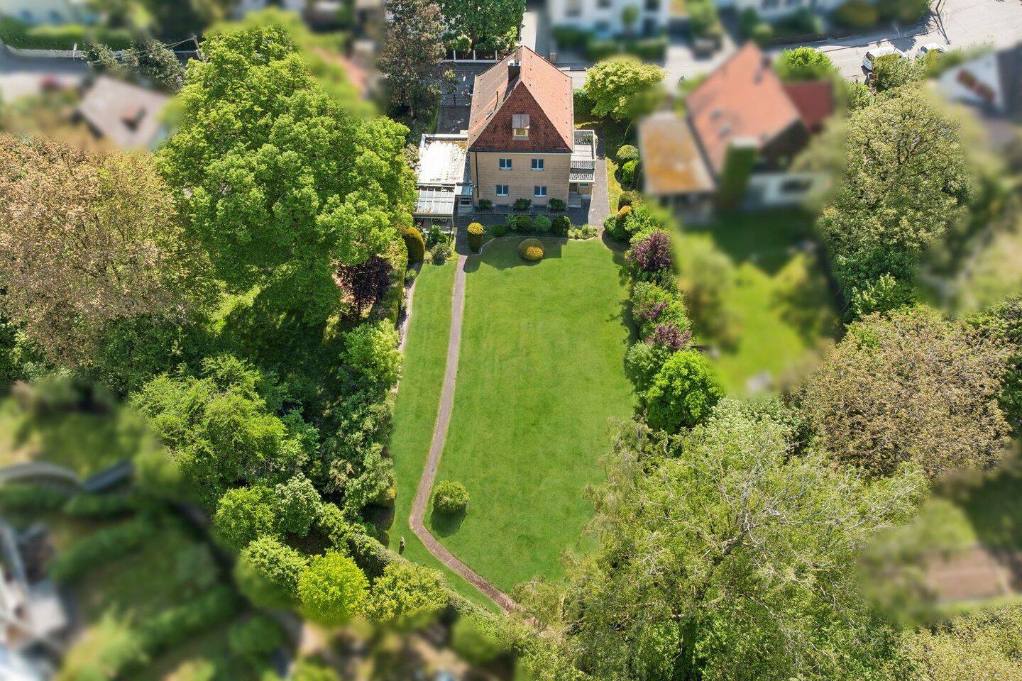 Gartenidylle in Schwabing-Freimann. Großzügiges Grundstück mit positivem Bauvorbescheid zur Wohnflächenerweiterung., 80939 München (Milbertshofen-Am Hart Schwabing-Freimann)