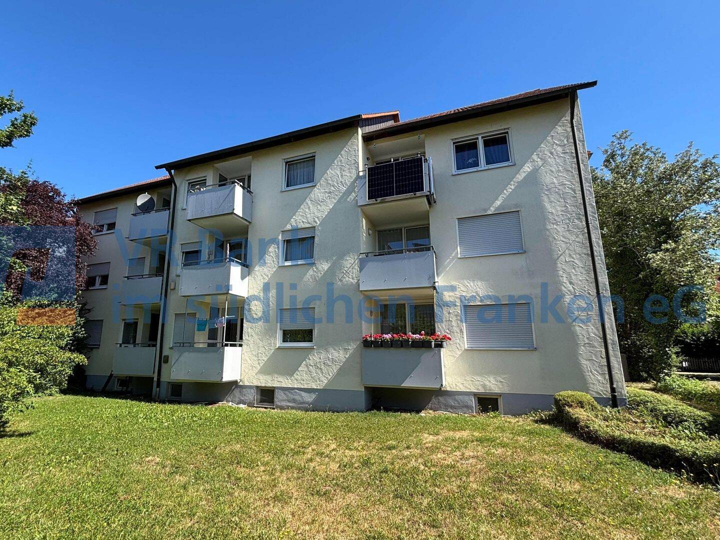 Attraktives Mehrfamilienhaus mit 9 Wohneinheiten und Entwicklungspotenzial, 91555 Feuchtwangen