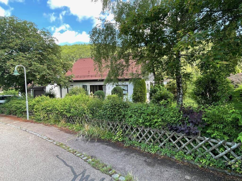 Seltene Gelegenheit! Attraktives freistehendes Einfamilienhaus in Gruibingen!, 73344 Gruibingen