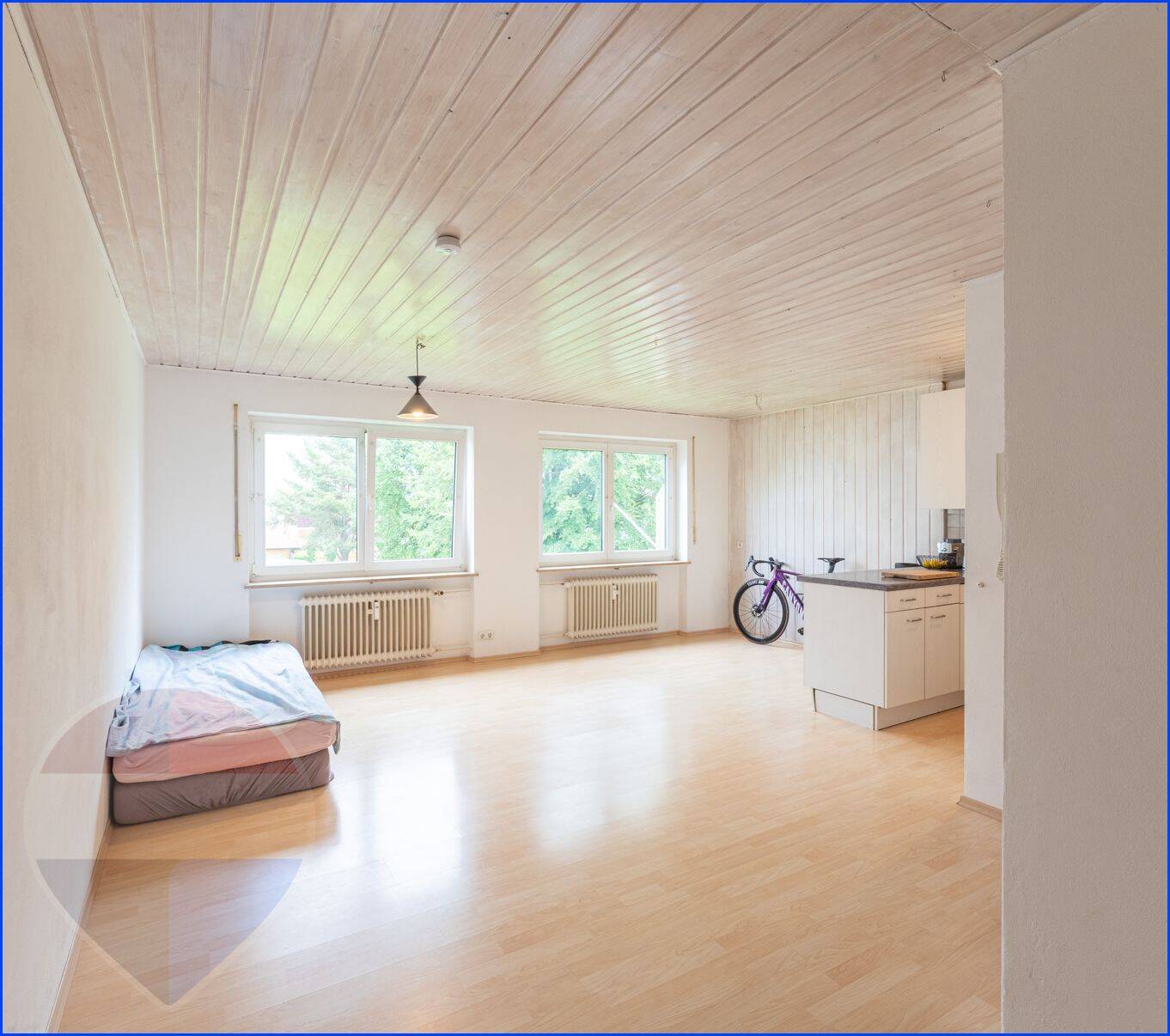Lichtdurchflutete 1-Zimmer-Wohnung mit Stellplatz in Altenstadt, 86972 Altenstadt