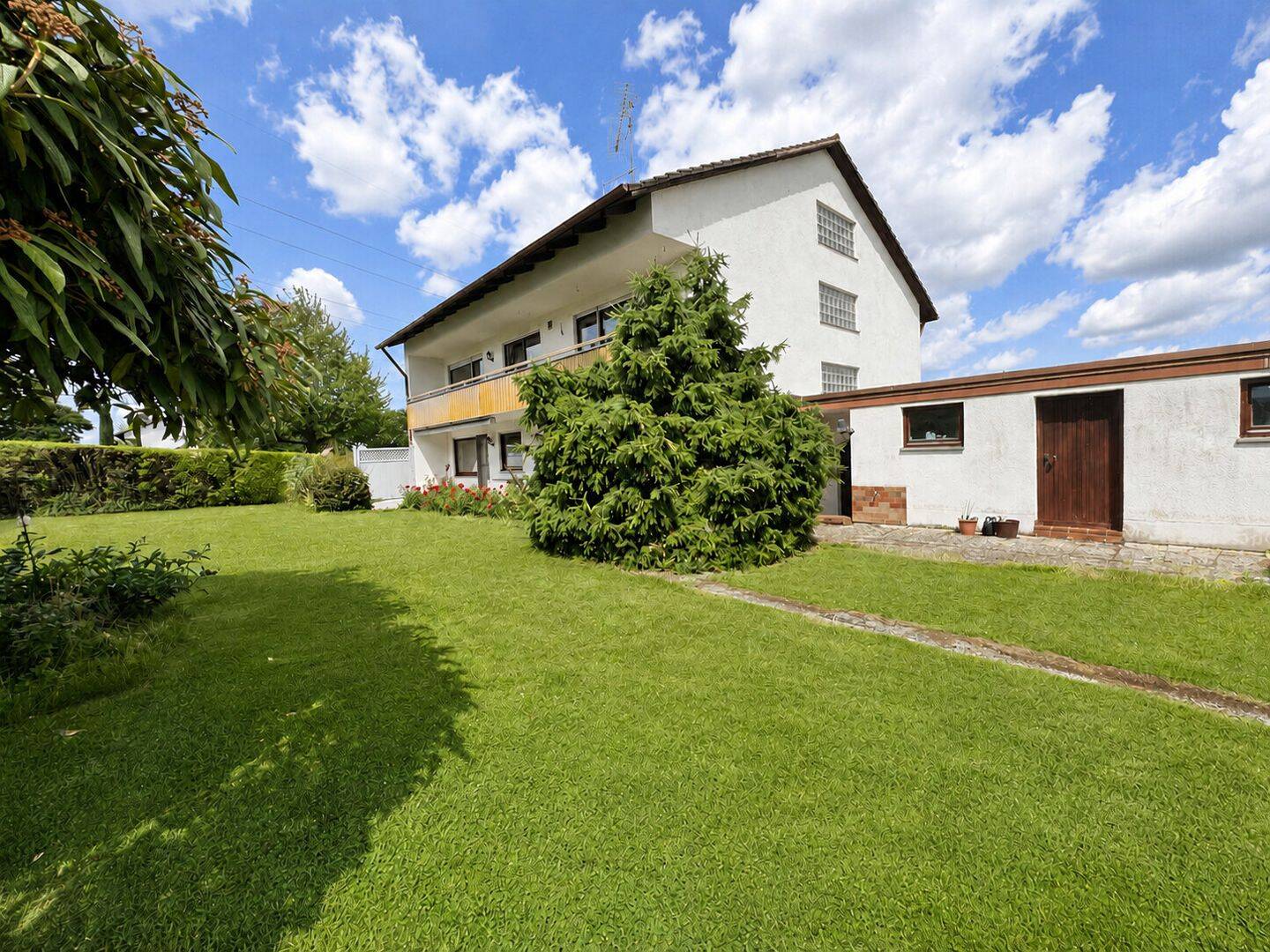 Raum für Generationen – Zweifamilienhaus mit großem Garten und herrlicher Aussicht, 84419 Schwindegg