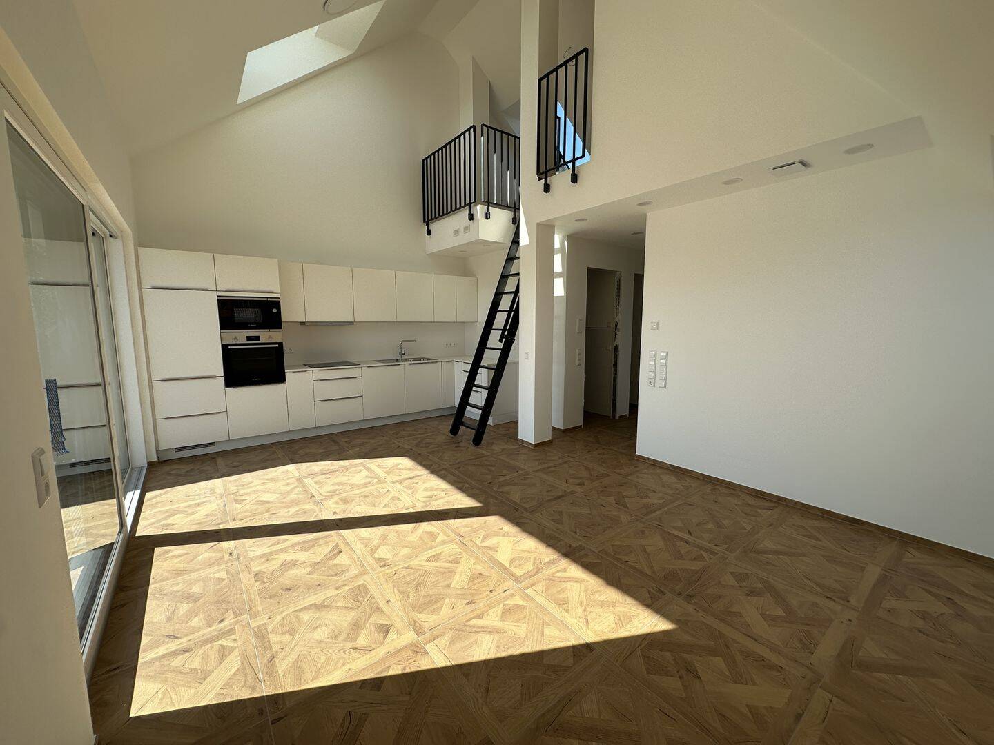 Erstbezug im Alten Rathaus Wippingen – stilvolle 2,5 Zimmer mit Empore und Terrasse, 89134 Blaustein