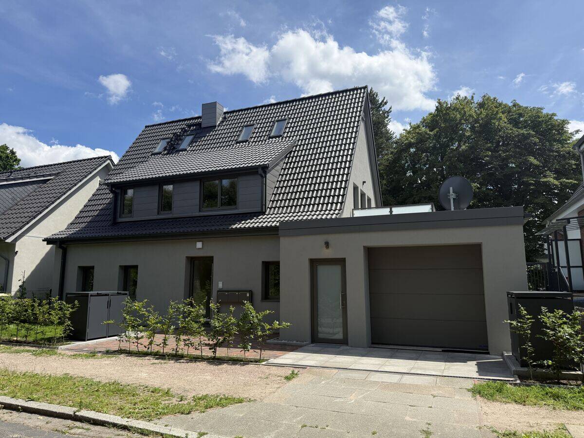 Erstbezug nach Kernsanierung auf Neubauniveau – Zweifamilienhaus in gefragter Lage von Fuhlsbüttel, 22335 Hamburg (Hamburg-Nord Alsterdorf Fuhlsbüttel Groß Borstel Ohlsdorf)