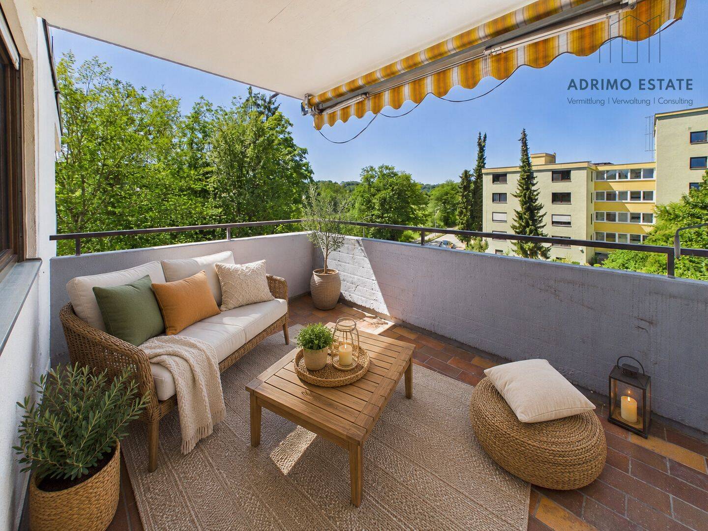 Modernisiert wohnen oder clever investieren – 3 Zimmer mit Balkon und Blick ins Grüne in Biberach!, 88400 Biberach an der Riß