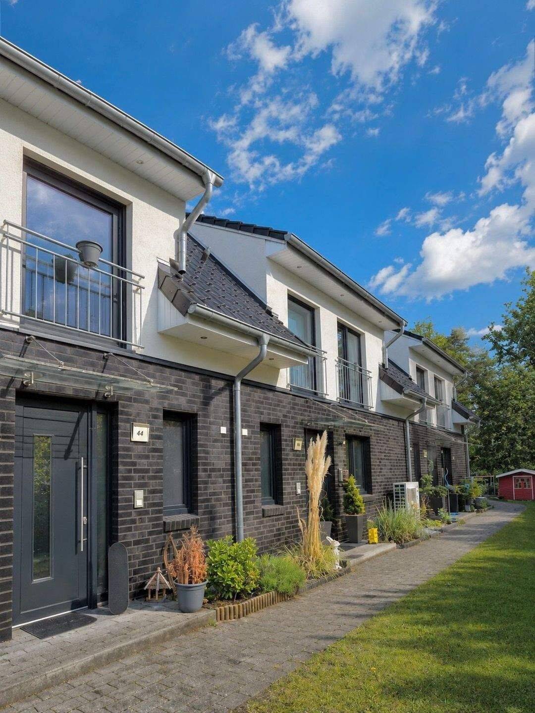 Modernes Reihenendhaus mit Wärmepumpe und ausgebautem Spitzboden in Burgdorf-Otze, 31303 Burgdorf