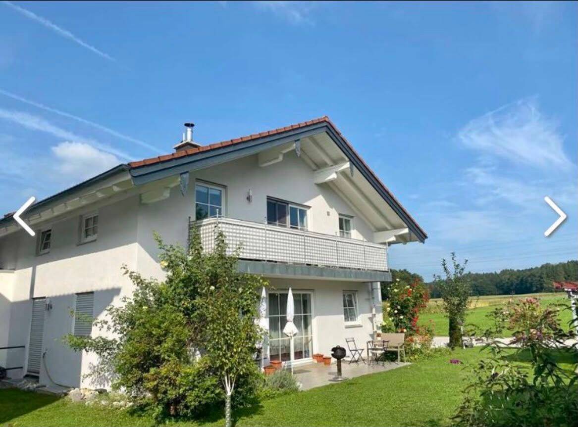 Charmante 4-Zimmer-Etagenwohnung in ruhigem Zweifamilienhaus mit großzügigem Wohngefühl, 83101 Rohrdorf
