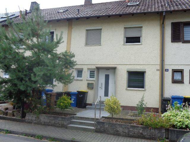 Bestenheid: gepflegtes Reihenmittelhaus mit kleinem Garten, 97877 Wertheim
