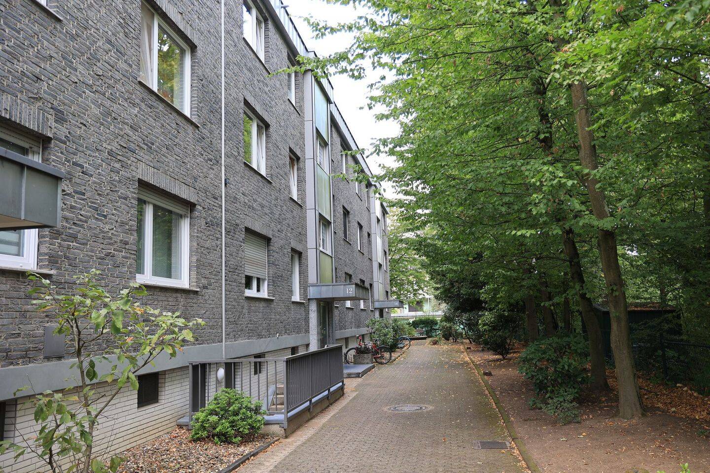 Großenbaum, Erdgeschos mit Balkon und Garage, gepflegtes Haus, 47269 Duisburg (Großenbaum Rahm)