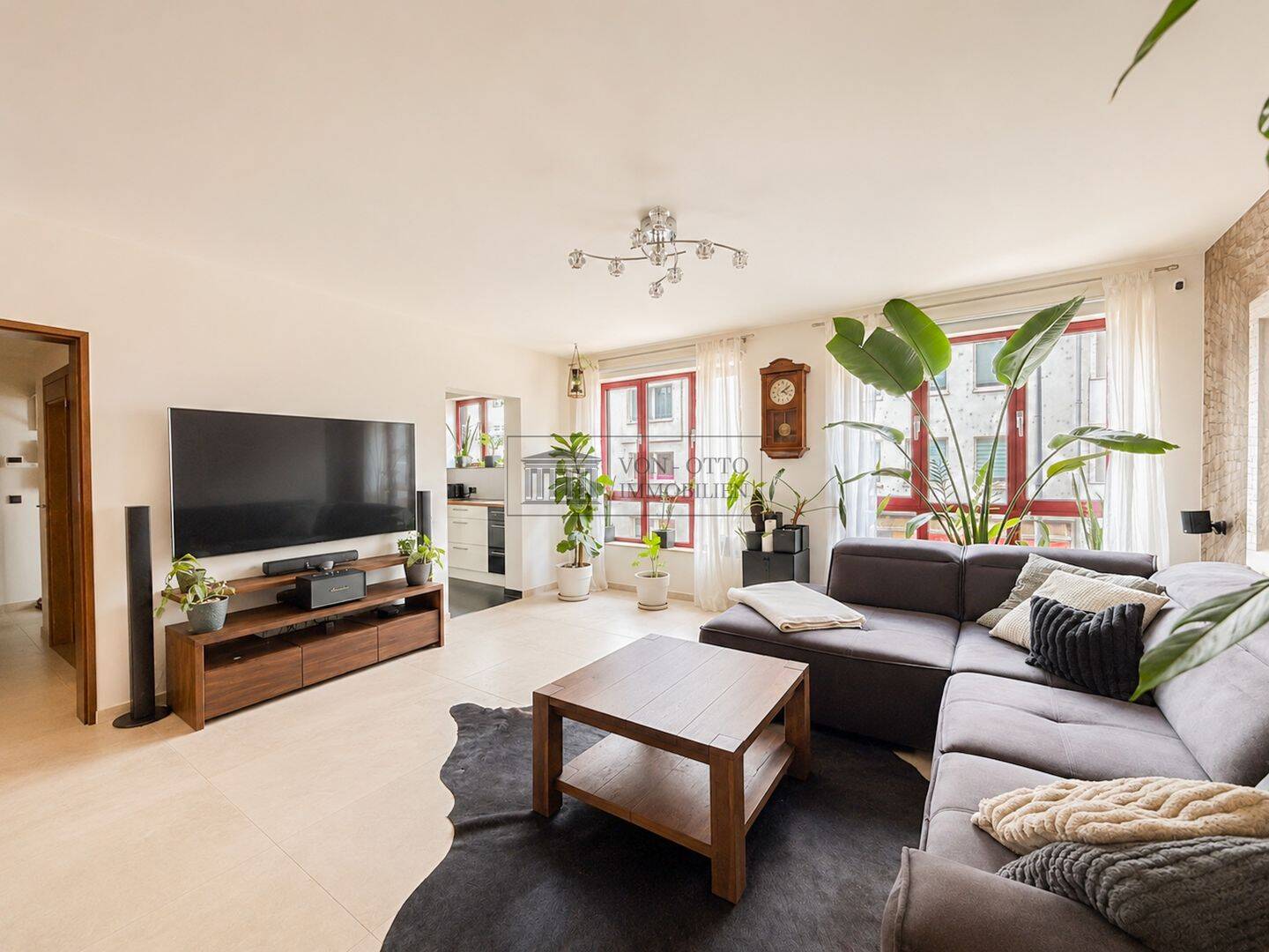 Wohnen am Rhein: 4 Zimmer, Balkon und TG-Stellplatz in Rodenkirchen, 50996 Köln (Rodenkirchen Hahnwald Marienburg Weiß)