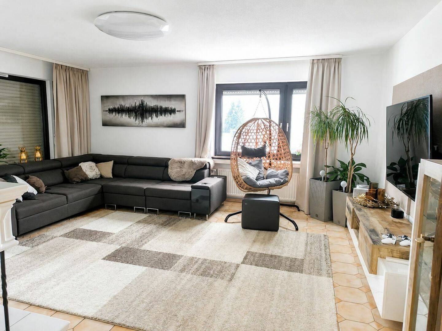 Großzügiges Zweifamilienhaus mit Garten, Balkon und vielseitigen Nutzungsmöglichkeiten, 58515 Lüdenscheid
