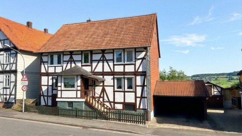 Frei zu Ihrer Gestaltung! Solides und gepflegtes Ein- bis Zweifamilienwohnhaus mit Carport, 34323 Malsfeld