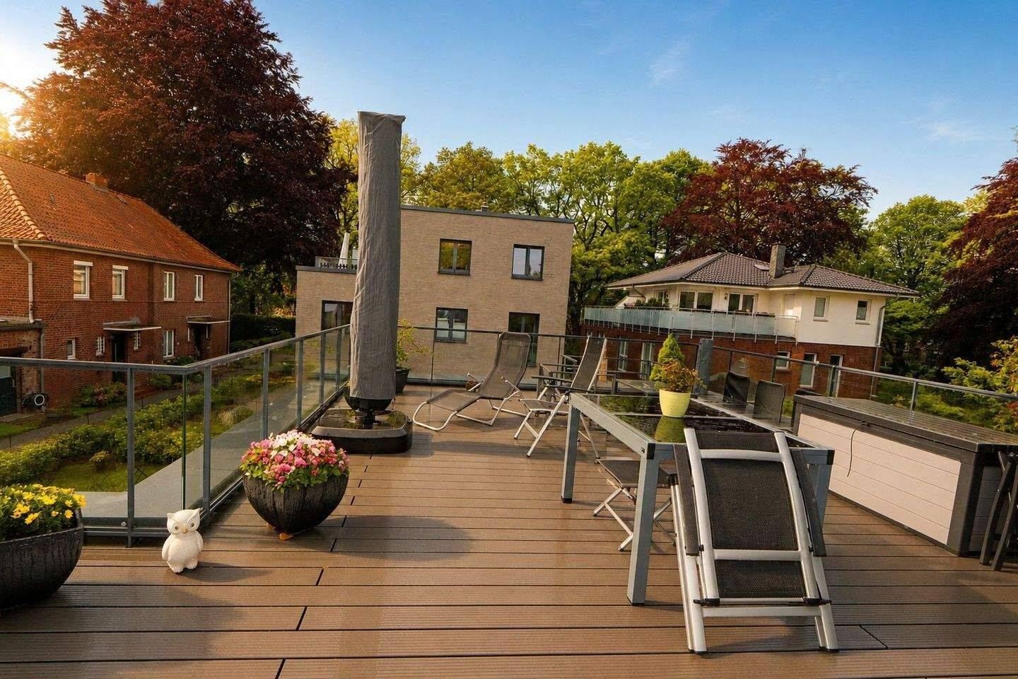 Elegante Wohnung mit herrlicher Dachterrasse!, 22359 Hamburg (Wandsbek Bergstedt Rahlstedt Volksdorf)