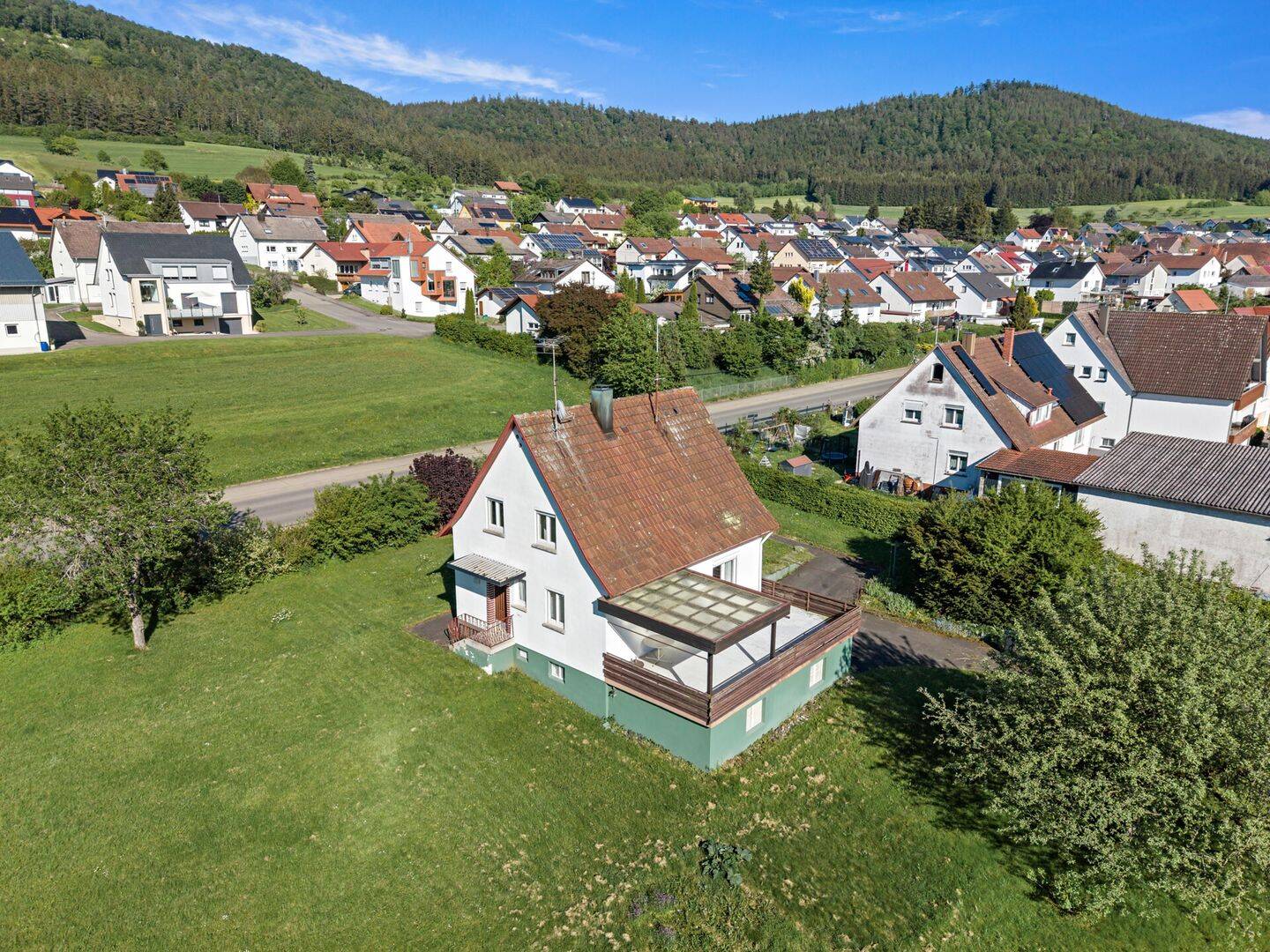 PROVISIONSFREI – Charmant und voller Möglichkeiten – Einfamilienhaus in Ortsrandlage, 78606 Seitingen-Oberflacht