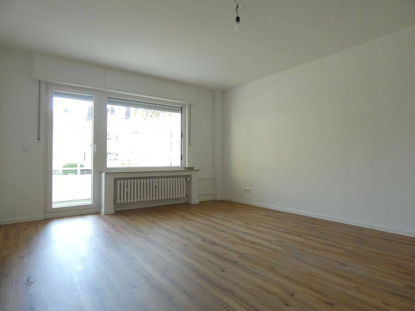 Dichterviertel! 4 Zimmer mit Balkon! Erstbezug nach Sanierung!, 45468 Mülheim an der Ruhr (Eppinghofen Holthausen Mitte Mitte-Ost)
