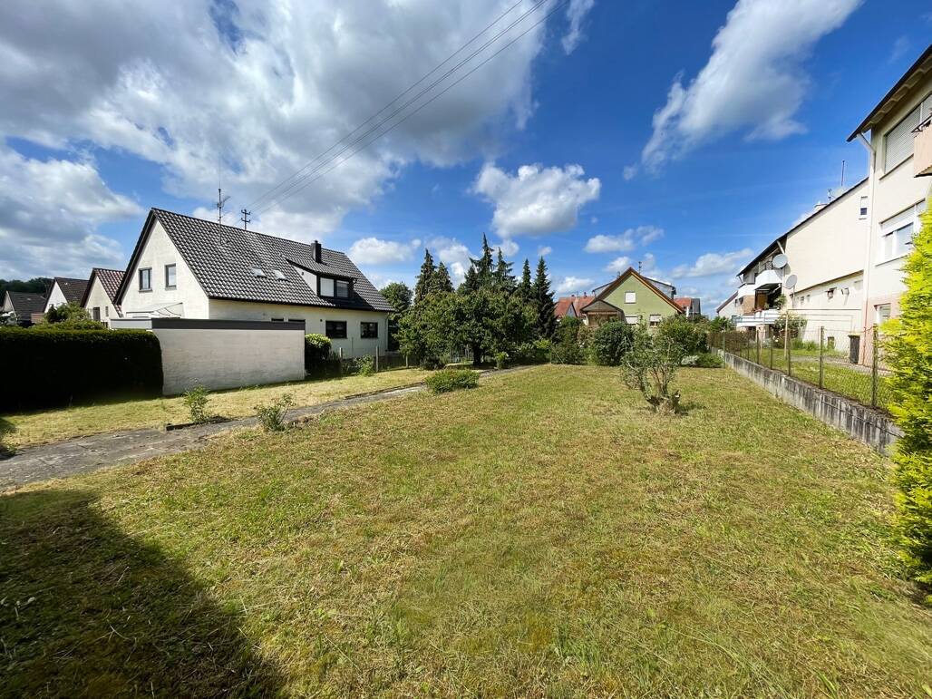 Freundliches 447m² Baugrundstück für ein Einfamilienhaus in Ludwigsburg-Neckarweihingen, 71642 Ludwigsburg