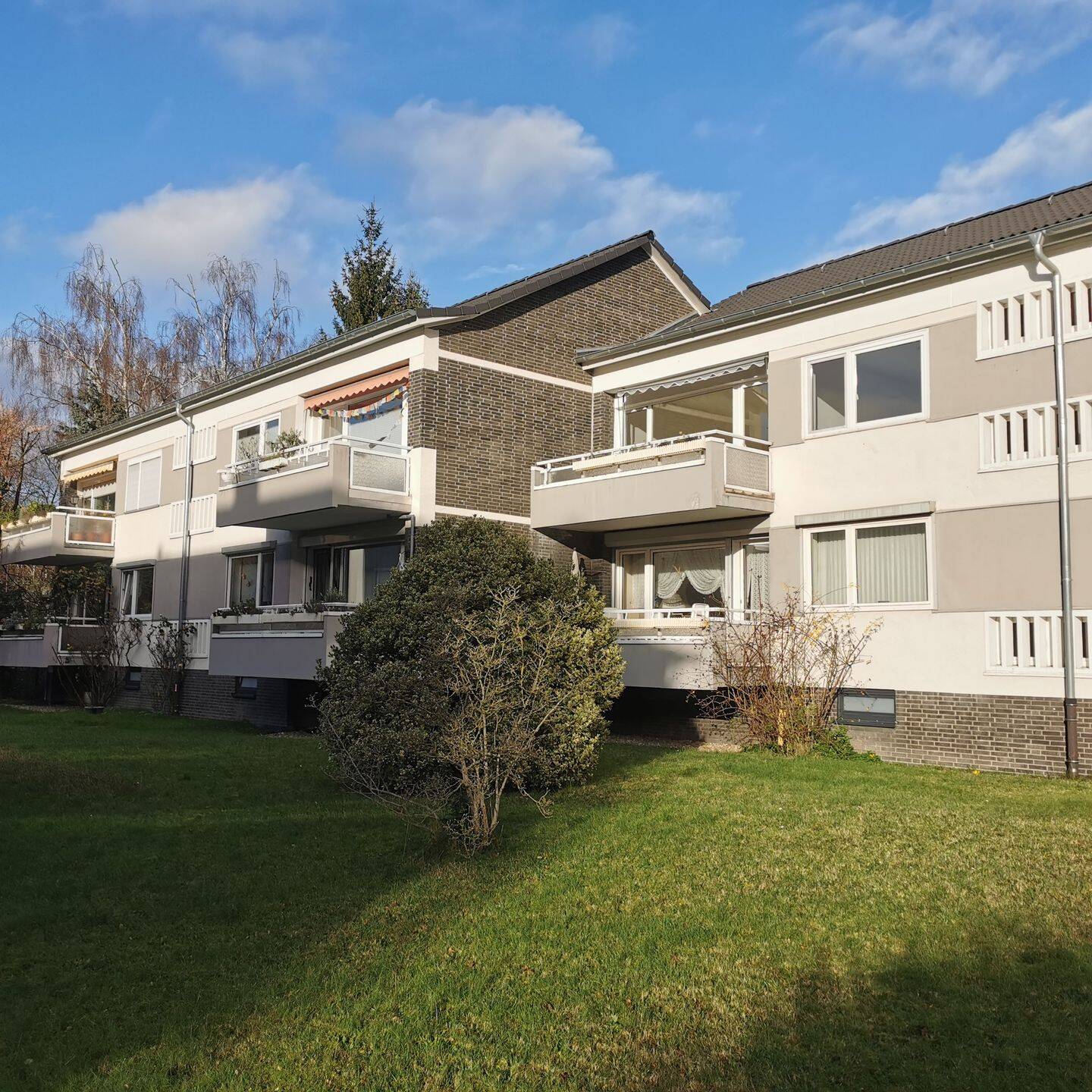 Gut geschnittene, top gepflegte Drei-Raum-Wohnung mit großem Balkon, 40878 Ratingen