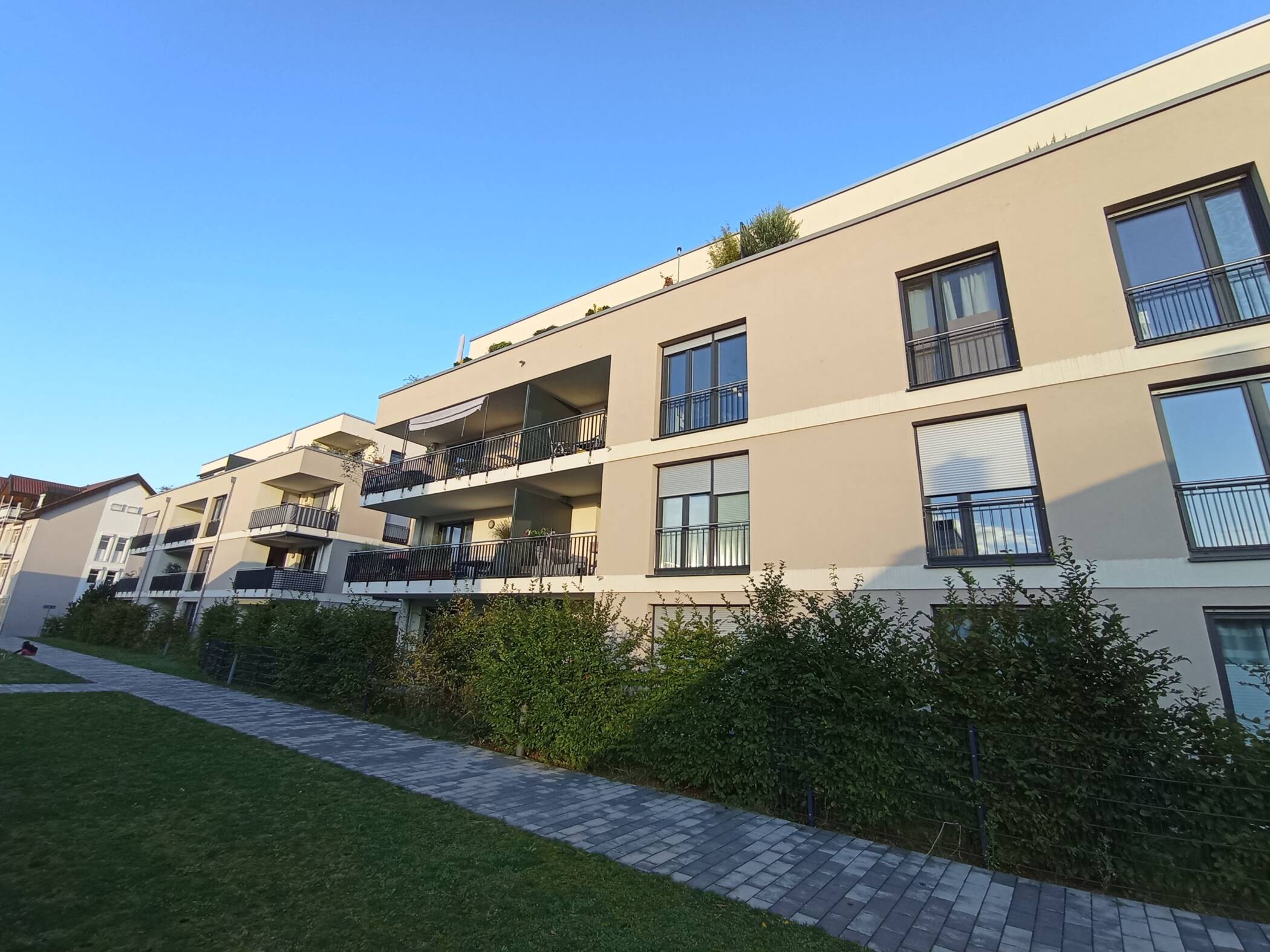 Möblierte 2-Zimmer-Wohnung (53 qm) mit Balkon und großem Tiefgaragen-Stellplatz, 76297 Stutensee