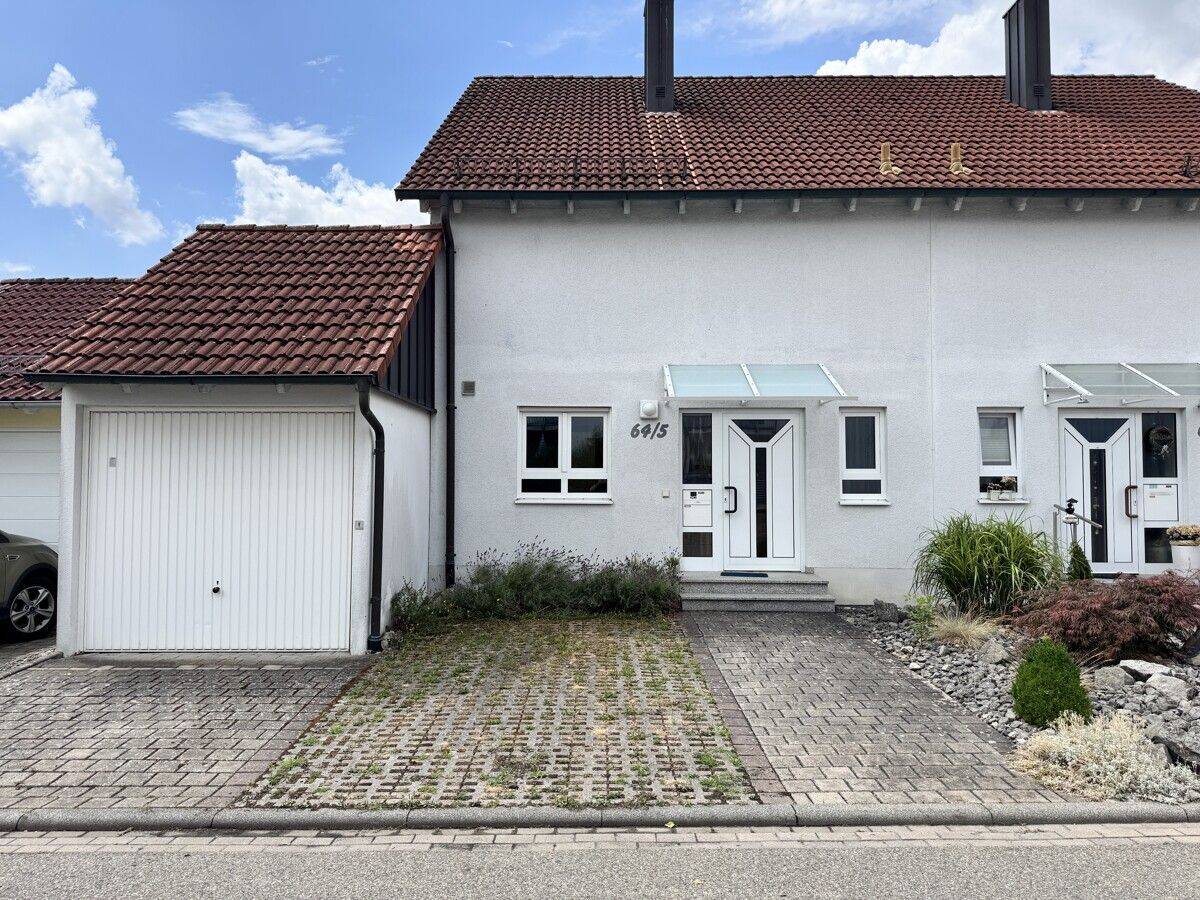 Gemütliche Doppelhaushälfte mit Garage, Stellplatz und Garten, 74564 Crailsheim