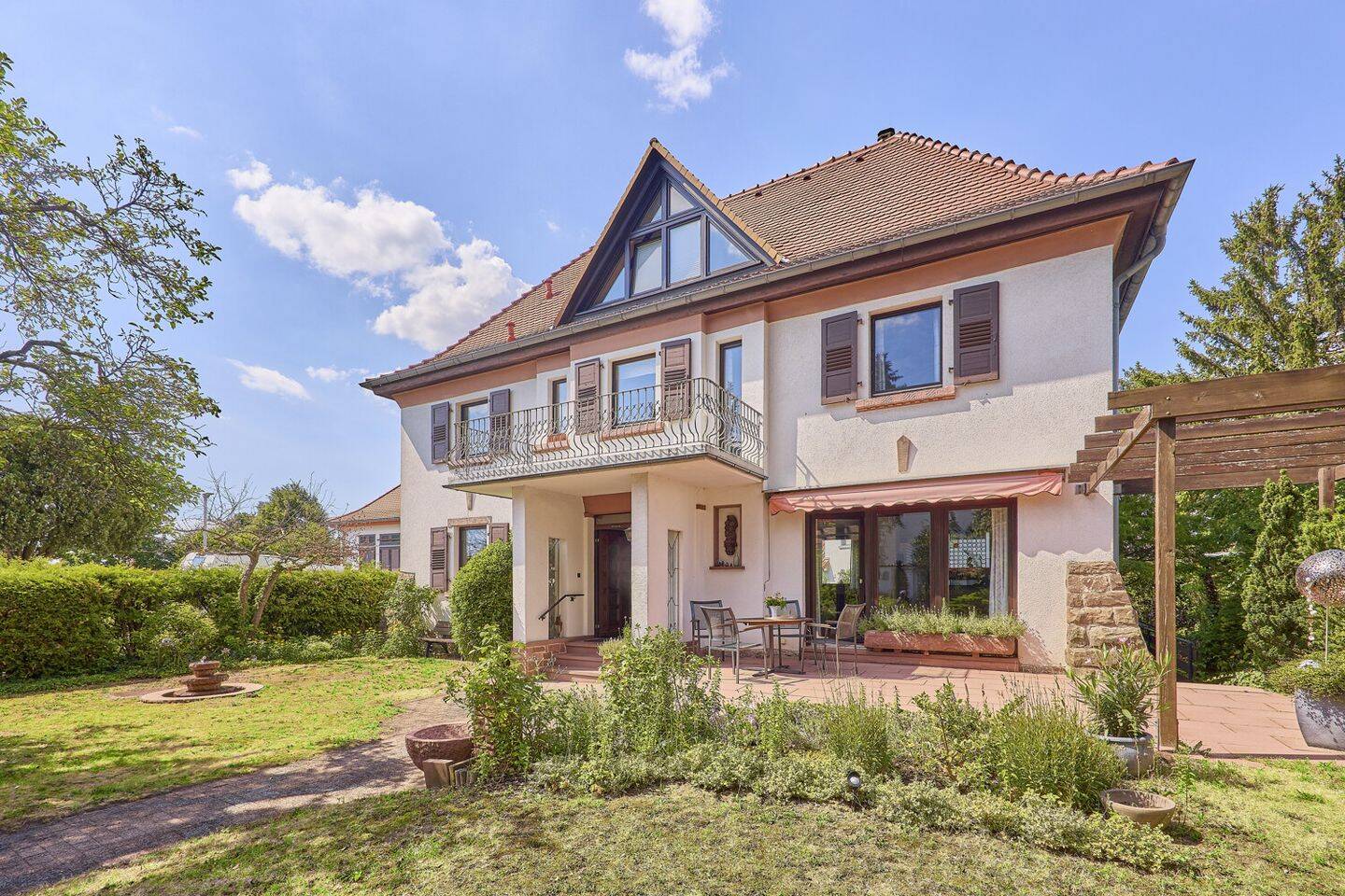 Ein Schmuckstück mit Charme und außergewöhnlichem Gartenflair!, 64404 Bickenbach