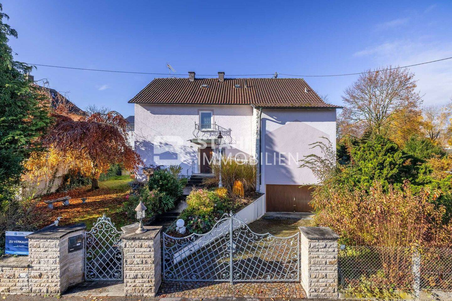 Sonniges Zweifamilienhaus mit viel Potenzial in Augsburg, 86356 Neusäß
