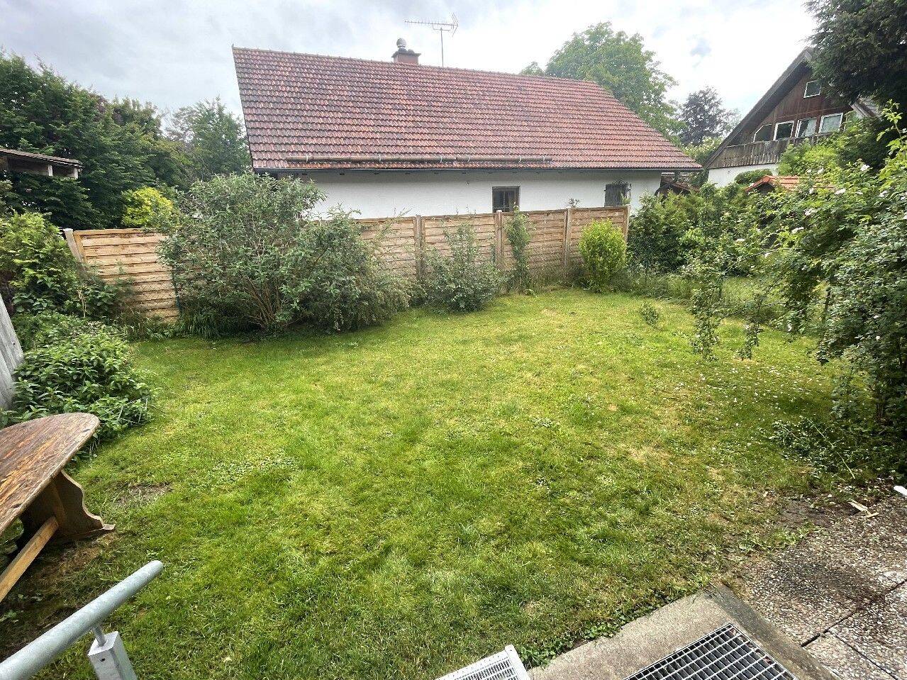 RARITÄT! Großzügige Gartenwohnung für Single oder ZWEI!, 86875 Waal