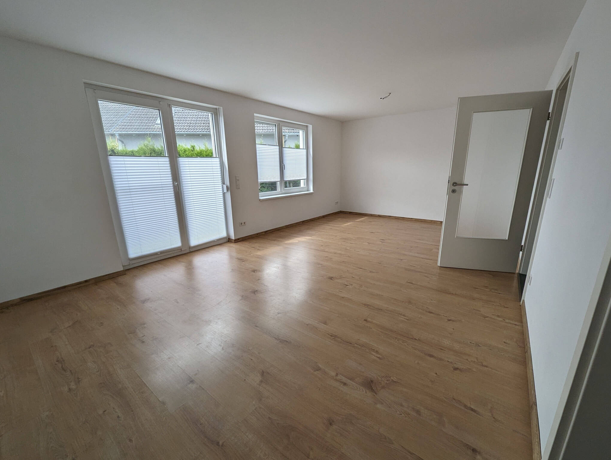 +++NEUES MODERNES REIHENHAUS+NEUWERTIG+4 ZIMMER+GÄSTE-WC++FBH+.U.V.M.!!!+++, 4509 Delitzsch