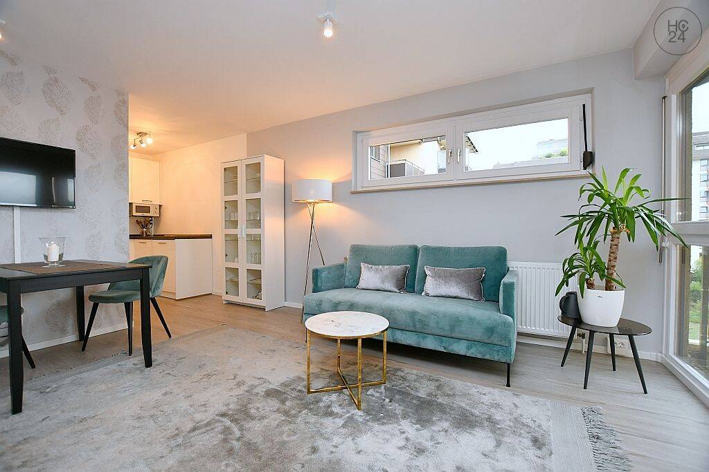 Wunderschön möblierte Wohnung mit Balkon und TG in Stuttgart Sommerrain, 70374 Stuttgart (Bad Cannstatt Sommerrain)