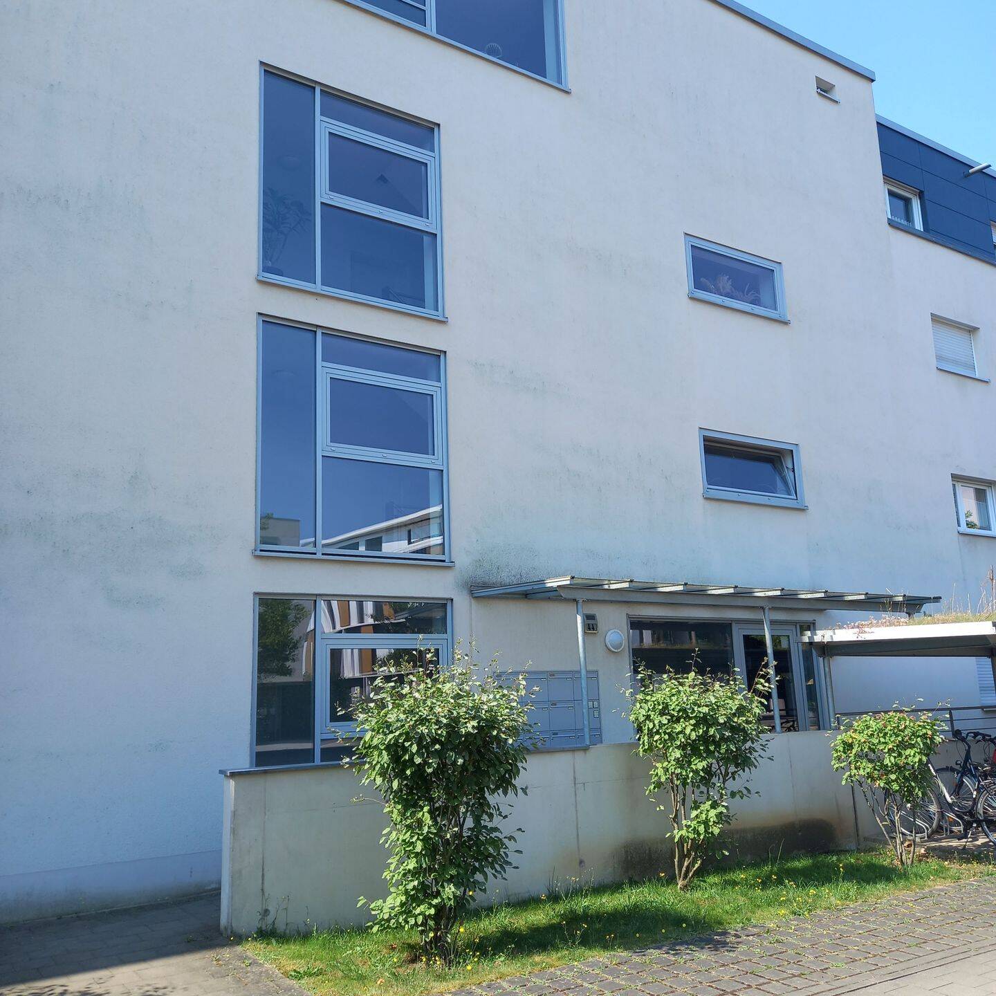 Exklusive, gepflegte 2-Zimmer-Wohnung mit Balkon und Einbauküche in Erlangen, 91052 Erlangen (Anger Erlangen-Ost Erlangen-Süd Innenstadt)