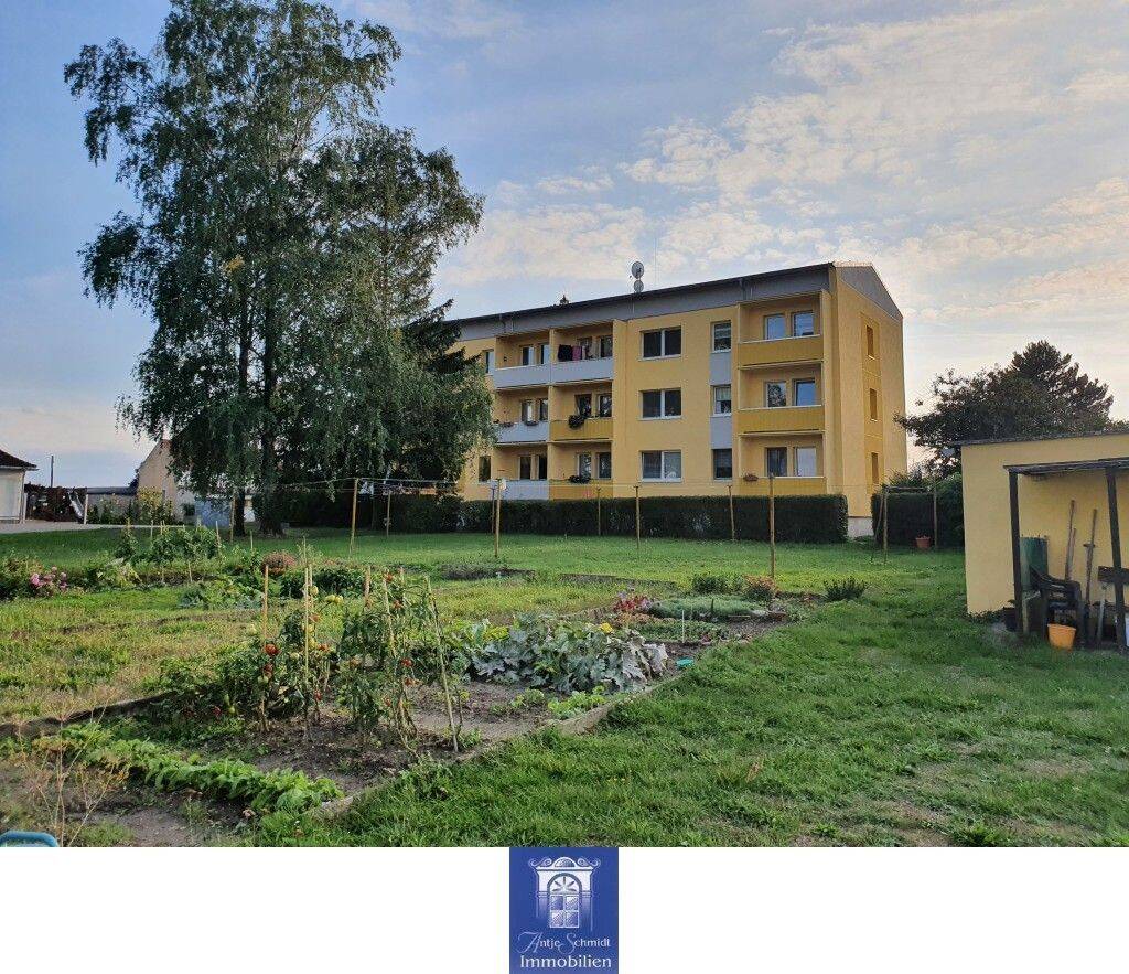 Freundliche Wohnung mit Balkon und Tageslichtbad mit Wanne!, 1561 Großenhain