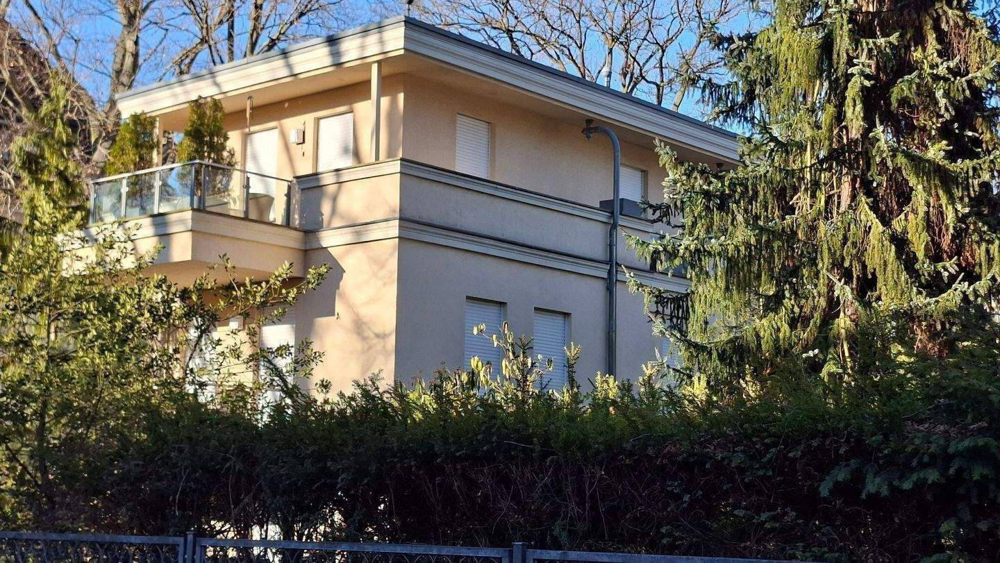 Gepflegte Villa BJ.2005 Berlin – Grunewald inklusive hochwertiger Einrichtung zu verkaufen, 14193 Berlin (Steglitz-Zehlendorf Dahlem Grunewald Nikolassee Schmargendorf)