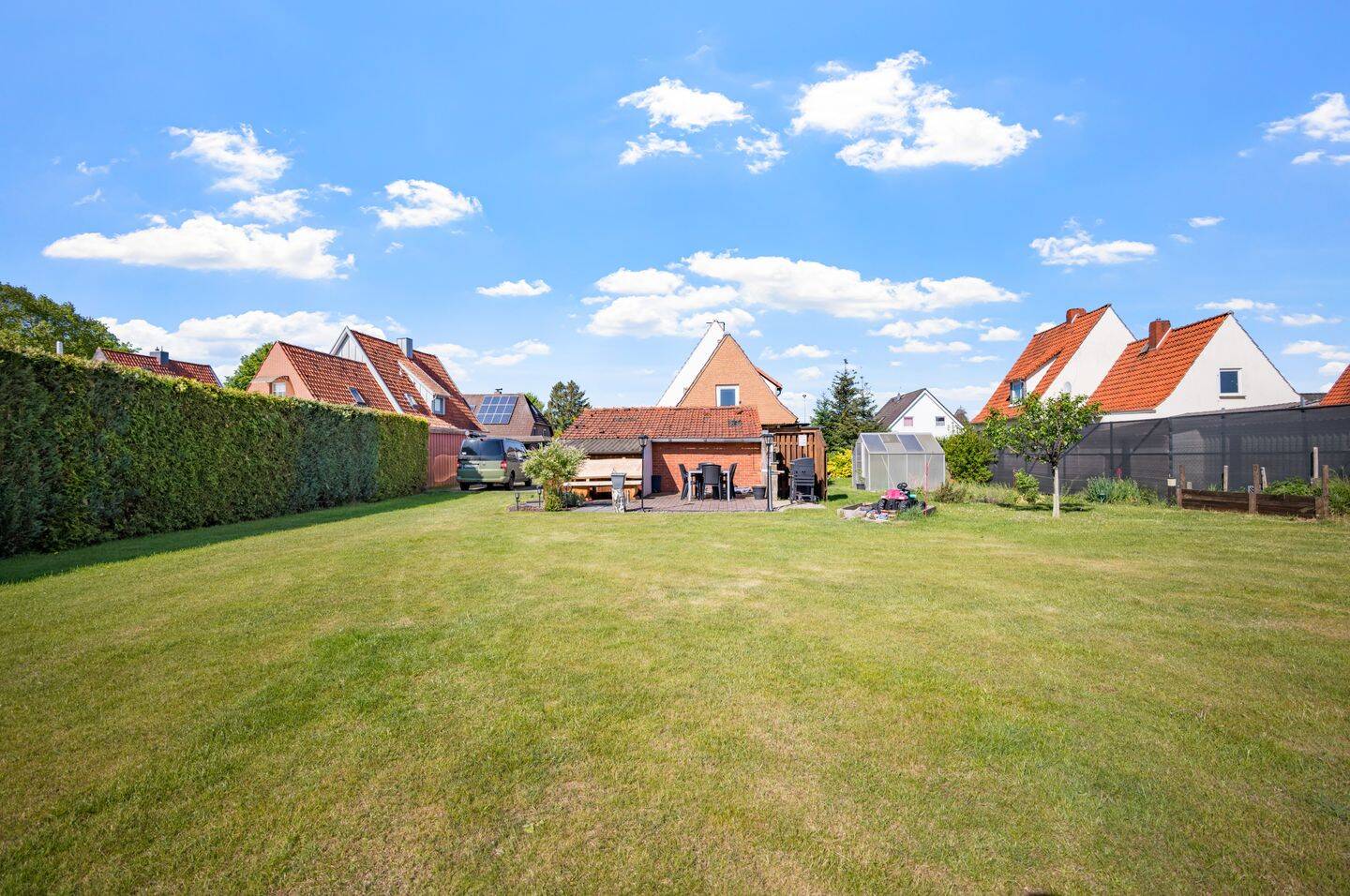 Gepflegtes Einfamilienhaus auf großzügigem Grundstück in Haßbergen, 31626 Haßbergen