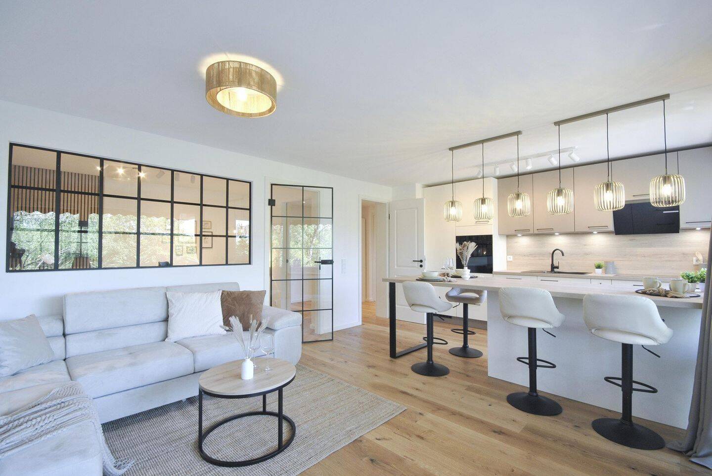 TOP RENOVIERTE UND KOMPLETT EINGERICHTETE 2,5-ZIMMER WOHNUNG IN SCHWABING WEST – PROVISIONSFREI, 80797 München (Maxvorstadt Milbertshofen-Am Hart Neuhausen-Nymphenburg Schwabing-West)