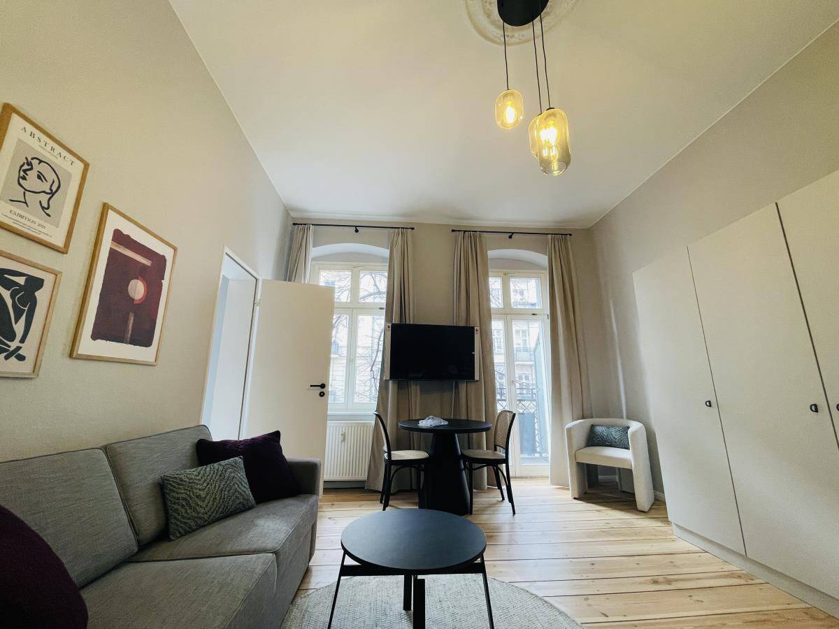 MÖBLIERTES Apartment am Helmholtzplatz! FURNISHED apartment at popular Helmholtzplatz!, 10437 Berlin (Pankow Prenzlauer Berg)