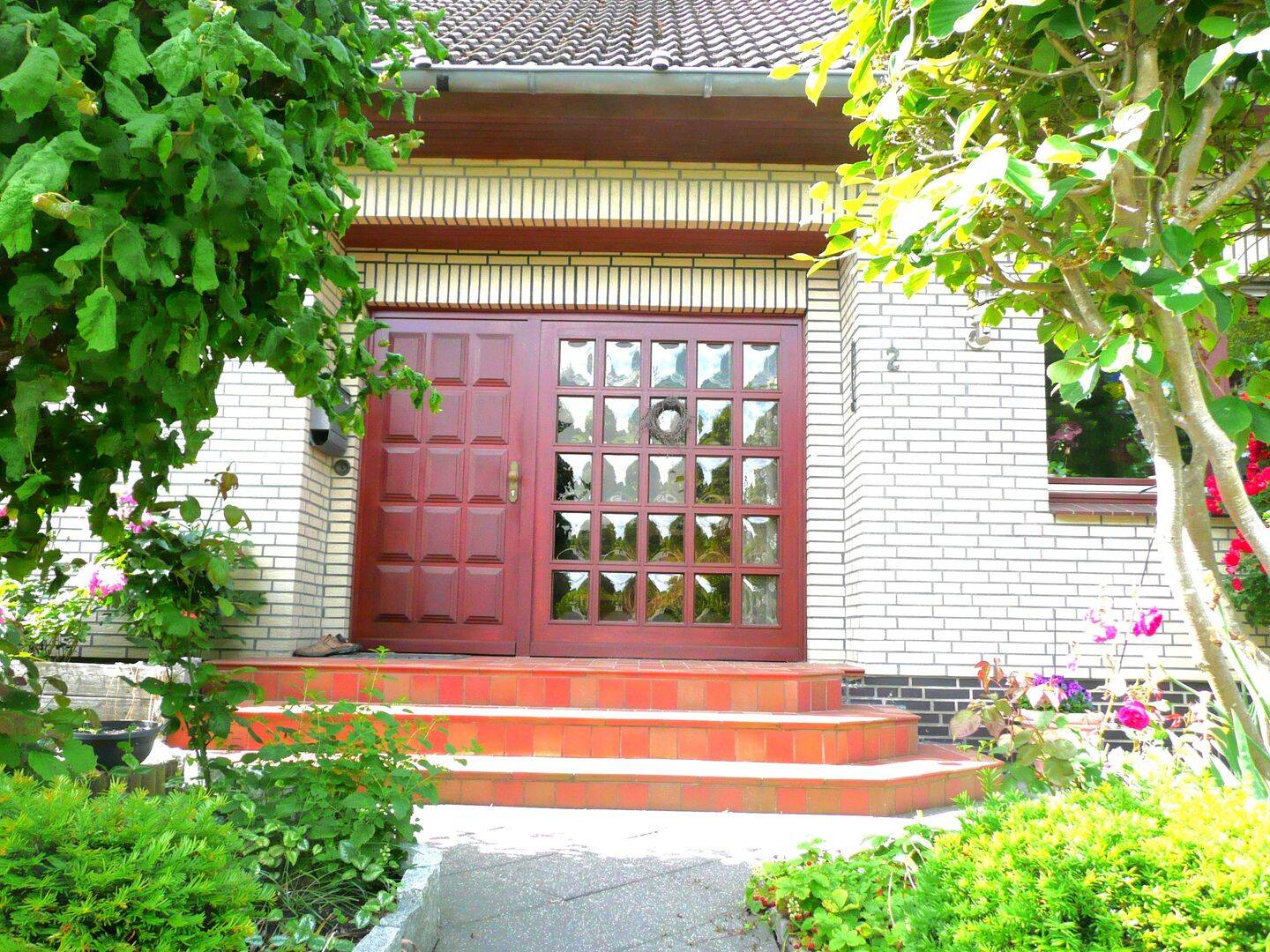 25485 Hemdingen Einfamilienhaus :TOP – FREI werdend , in massiver Bauweise , Solar , Dachterrasse , Überdachung Gartenterrasse ruhiges Wohngebiet ., 25485 Hemdingen