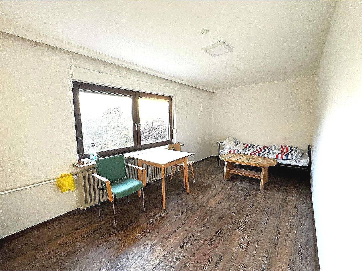 1-Zimmer-Appartment-Wohnung mit Badezimmer und Stellplatznutzung im 3. OG eines Mehrfamilienhauses in 92369 Sengenthal bei Neumarkt, 92369 Sengenthal