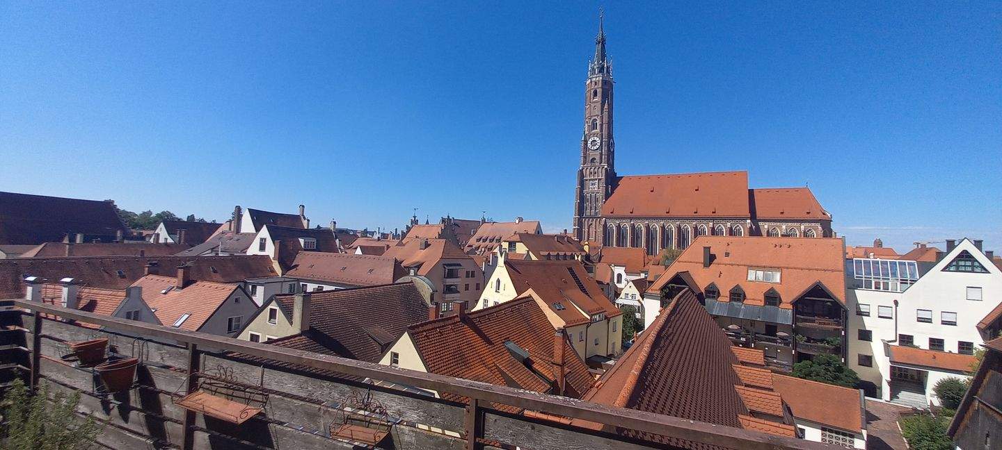 2 Zi. Wohnung mit 50 qm Dachterrasse in der Altstadt, 84028 Landshut (Altstadt Peter und Paul)