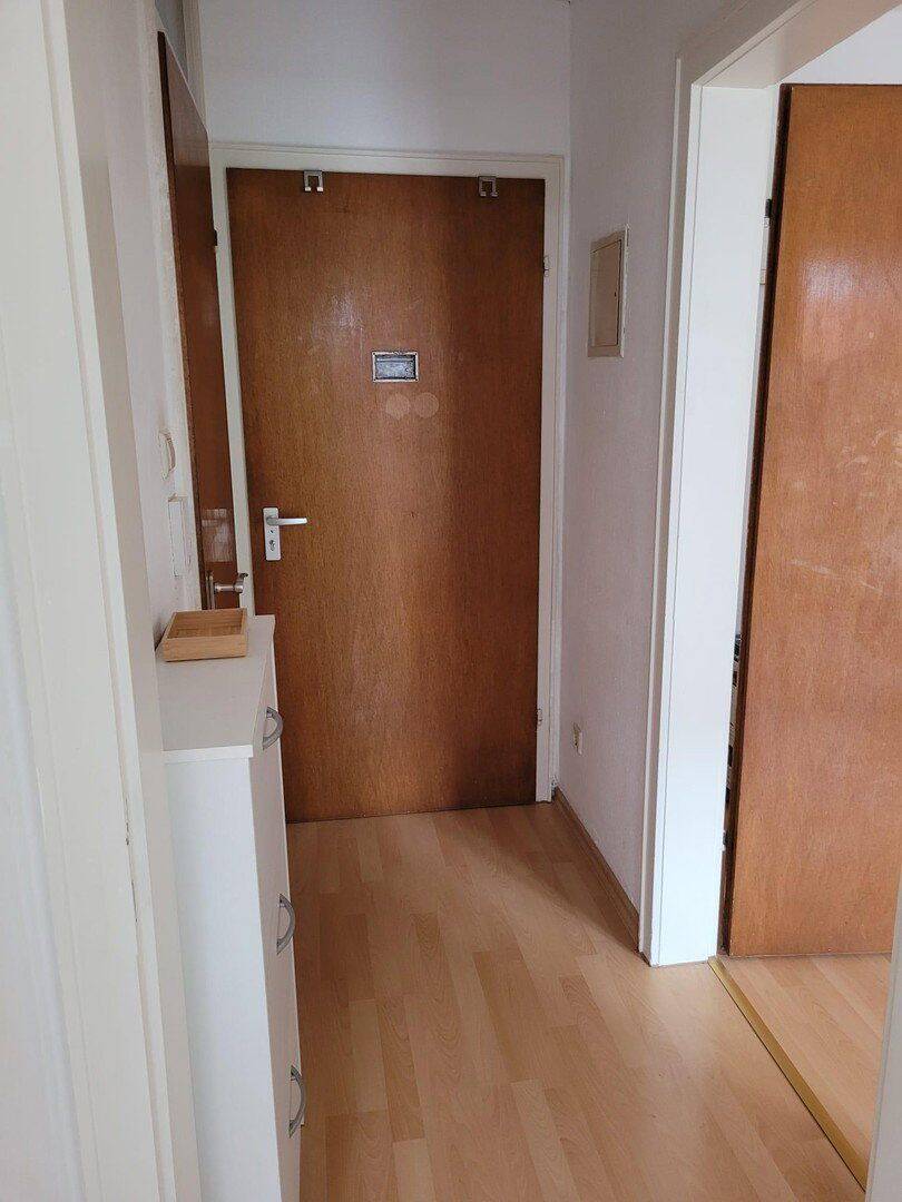 Schöne 1,5-Zimmer-Wohnung mit Balkon + STP in toller Stadtlage von Karlsruhe, 76185 Karlsruhe