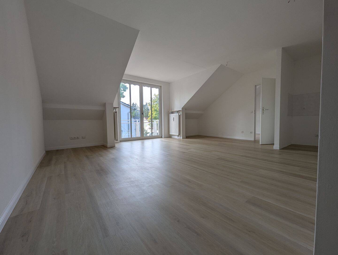 Ab 01.10.2026 DG-Wohnung mit Südbalkon, 85598 Vaterstetten