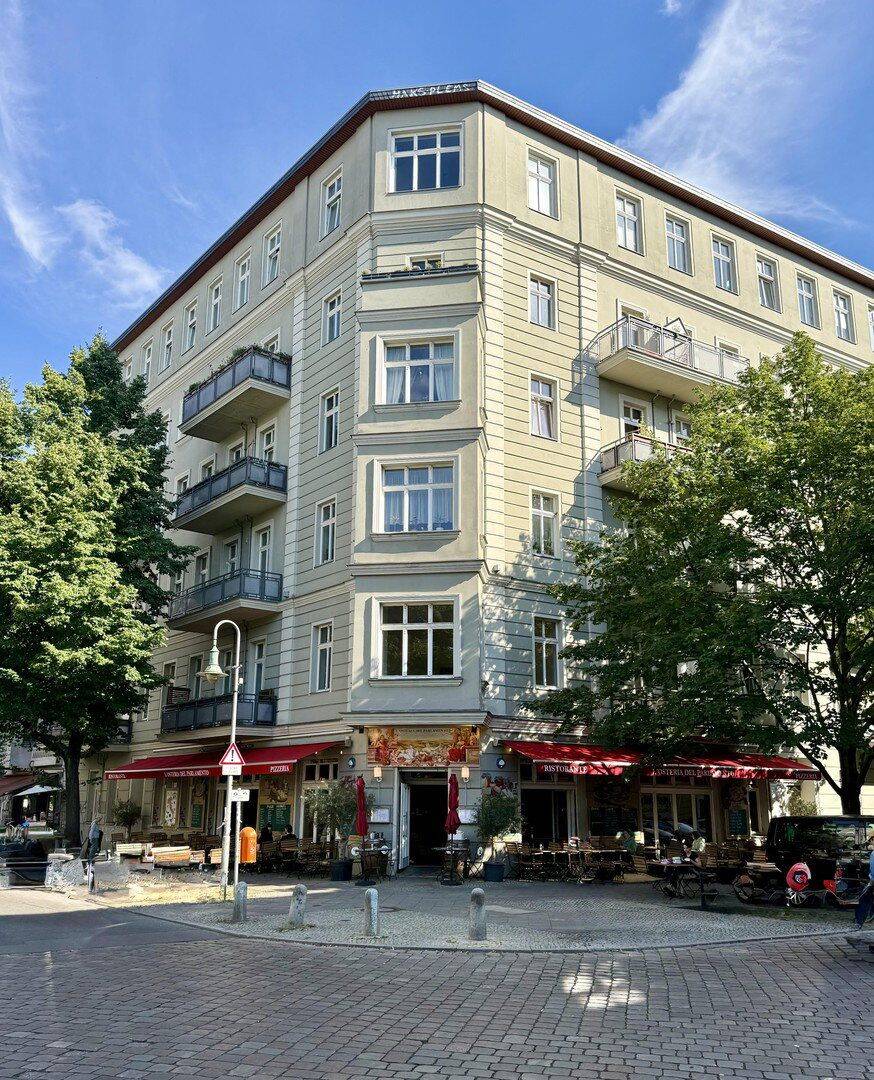 Lichtdurchflutete Wohnung, Toller Blick zum Helmholtzplatz (Provisionsfrei!), 10437 Berlin (Pankow Prenzlauer Berg)