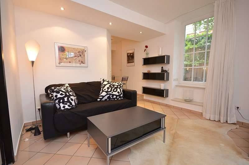 Schön möbliertes Apartment in Sachsenhausen mit kleiner Terrasse, 60598 Frankfurt am Main (Sachsenhausen)