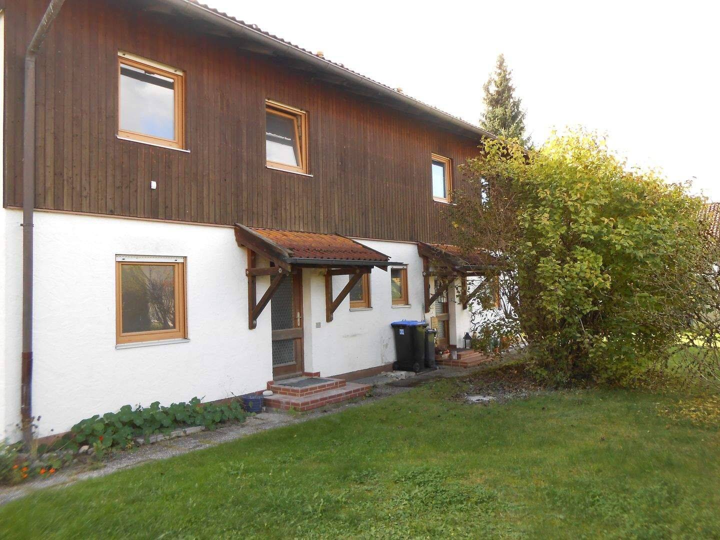 Familienglück mit Garten & Garage – Doppelhaushälfte in Wajon bei Tacherting, 83342 Tacherting