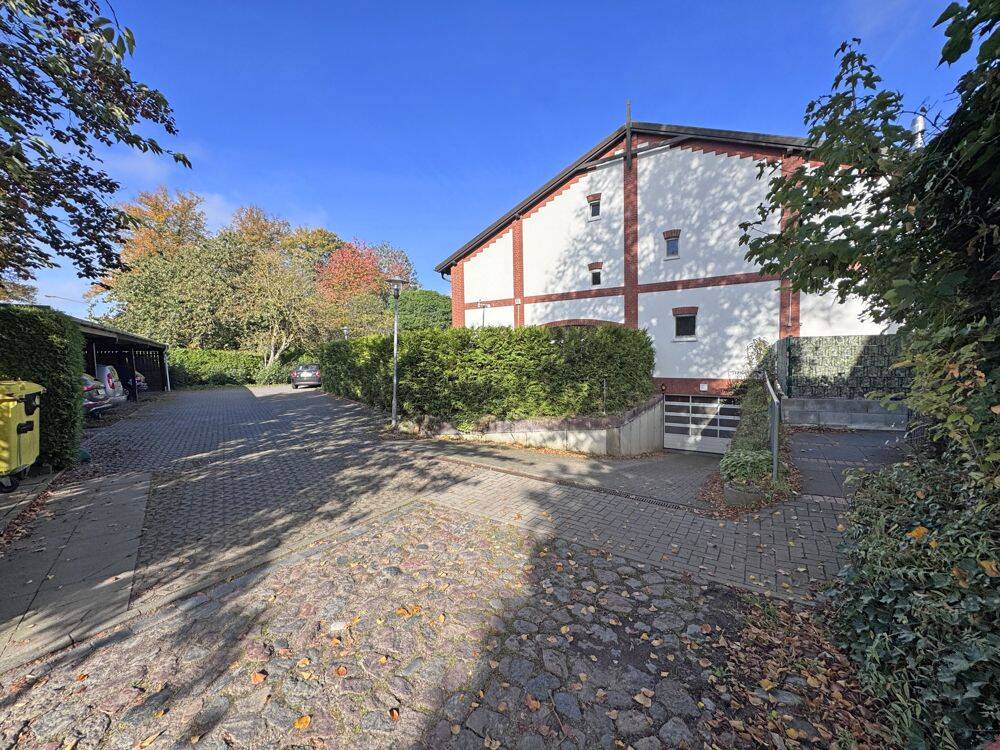 Lübeck : Wohnen am Elbe-Lübeck Kanal – modern ausgestattetes Reihenhaus mit TG-Stellplatz und Gartenhaus – Einziehen & Wohlfühlen, 23560 Lübeck (Moisling Sankt Jürgen)