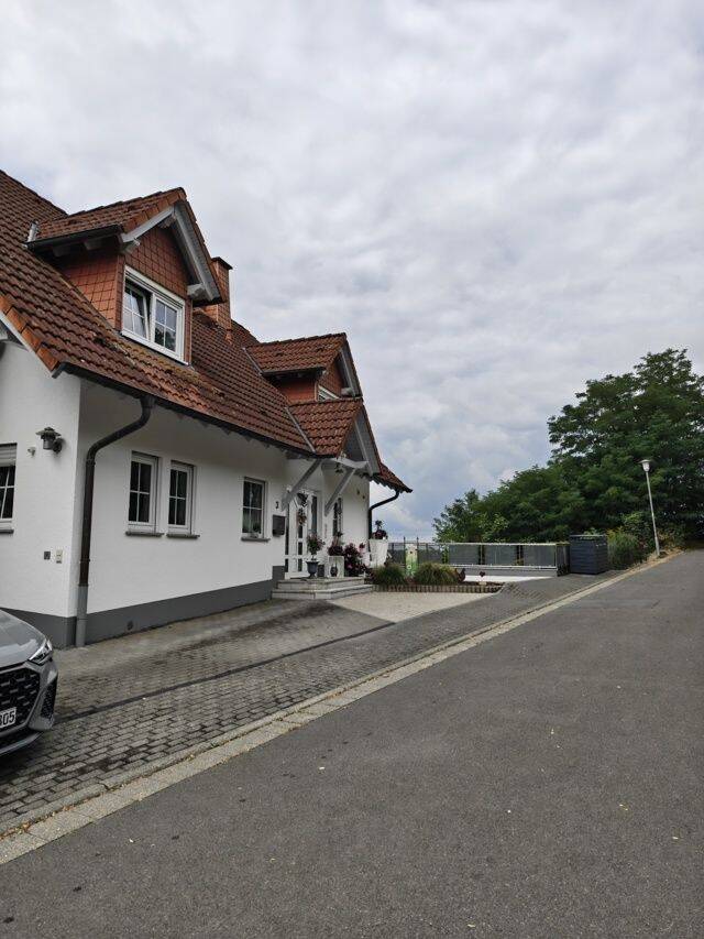 Komplett renovierte All-In-Single Wohnung (ca. 62 qm). Siehe genaue Beschreibung., 64823 Groß-Umstadt