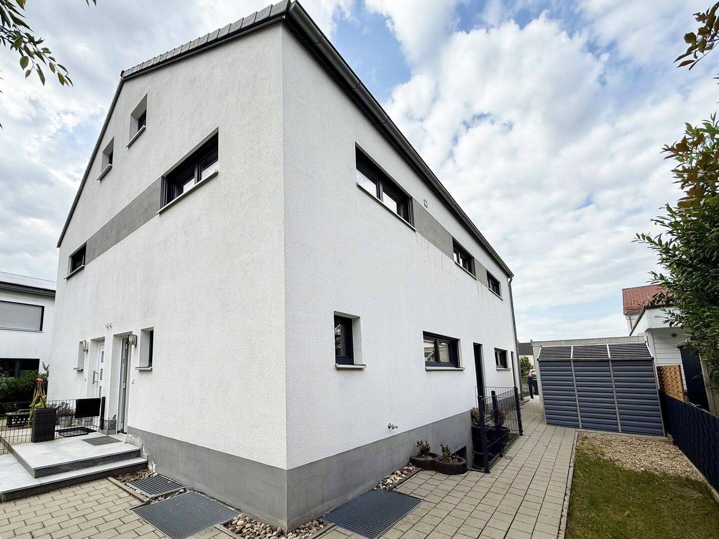 Ein Paradies für Familien mit Kindern! – Doppelhaushälfte in Kösching, 85092 Kösching