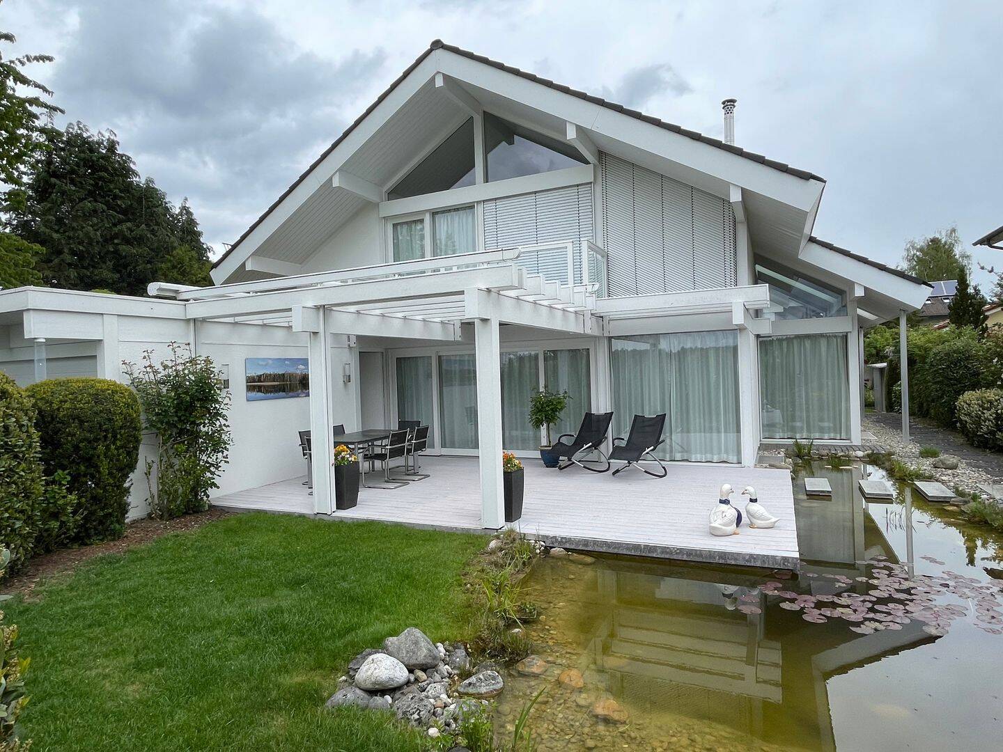 Großzügiges Einfamilienhaus mit freiem Blick in die Natur, 82054 Sauerlach